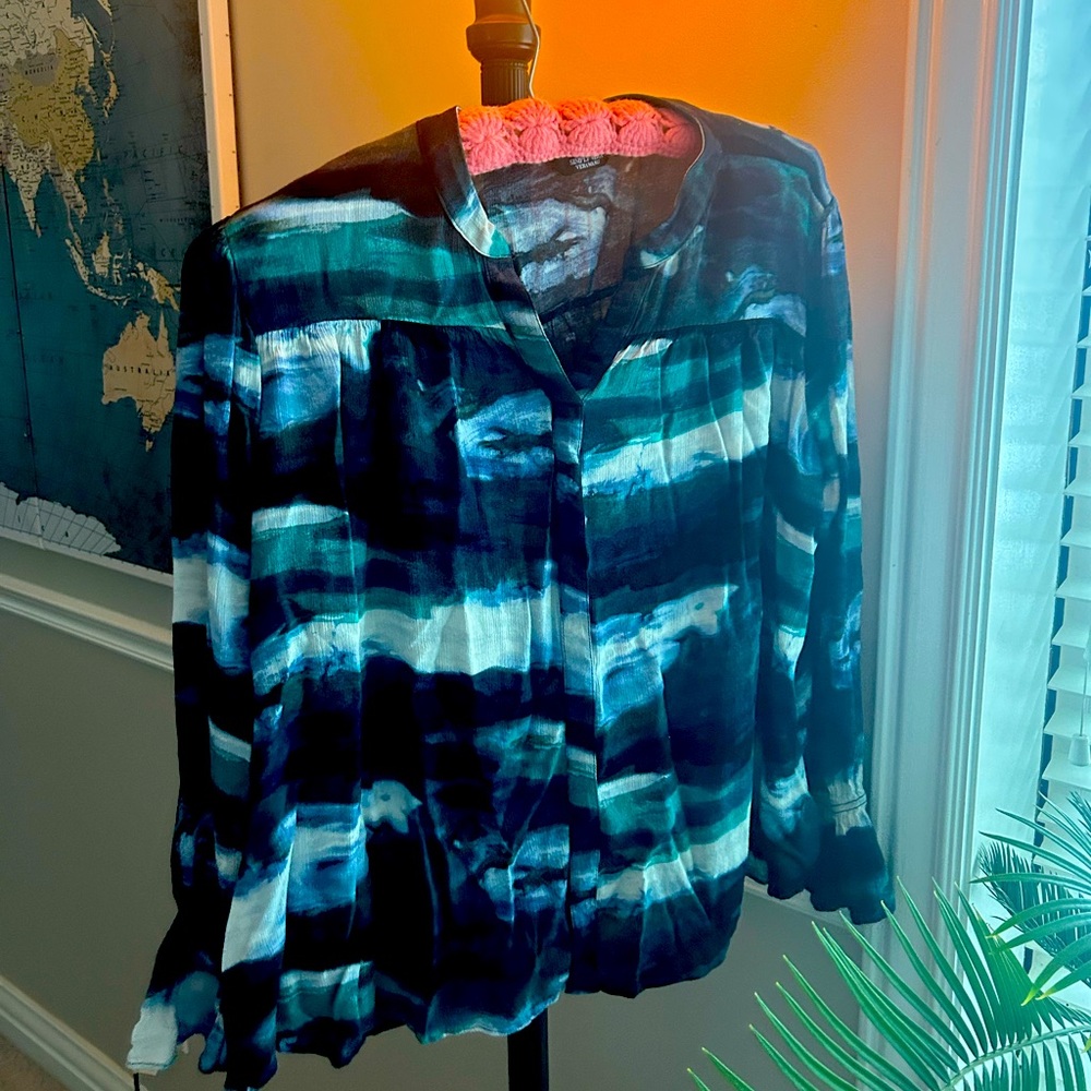 Simply Vera Wang Tie-Dye Blouse
100% Raylon